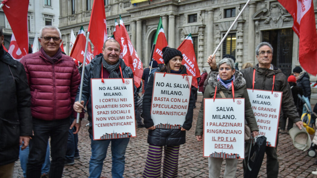 Il consiglio comunale di Milano approva il sostegno alla norma Salva Milano tra polemiche e dissensi