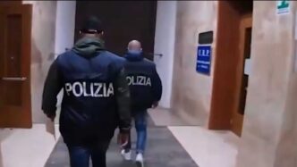 Raid della Polizia contro la camorra: arresti e perquisizioni nel Napoletano