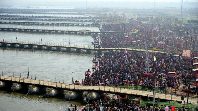 Traffico infinito e caos a Prayagraj: Il Maha Kumbh Mela mette in crisi la città